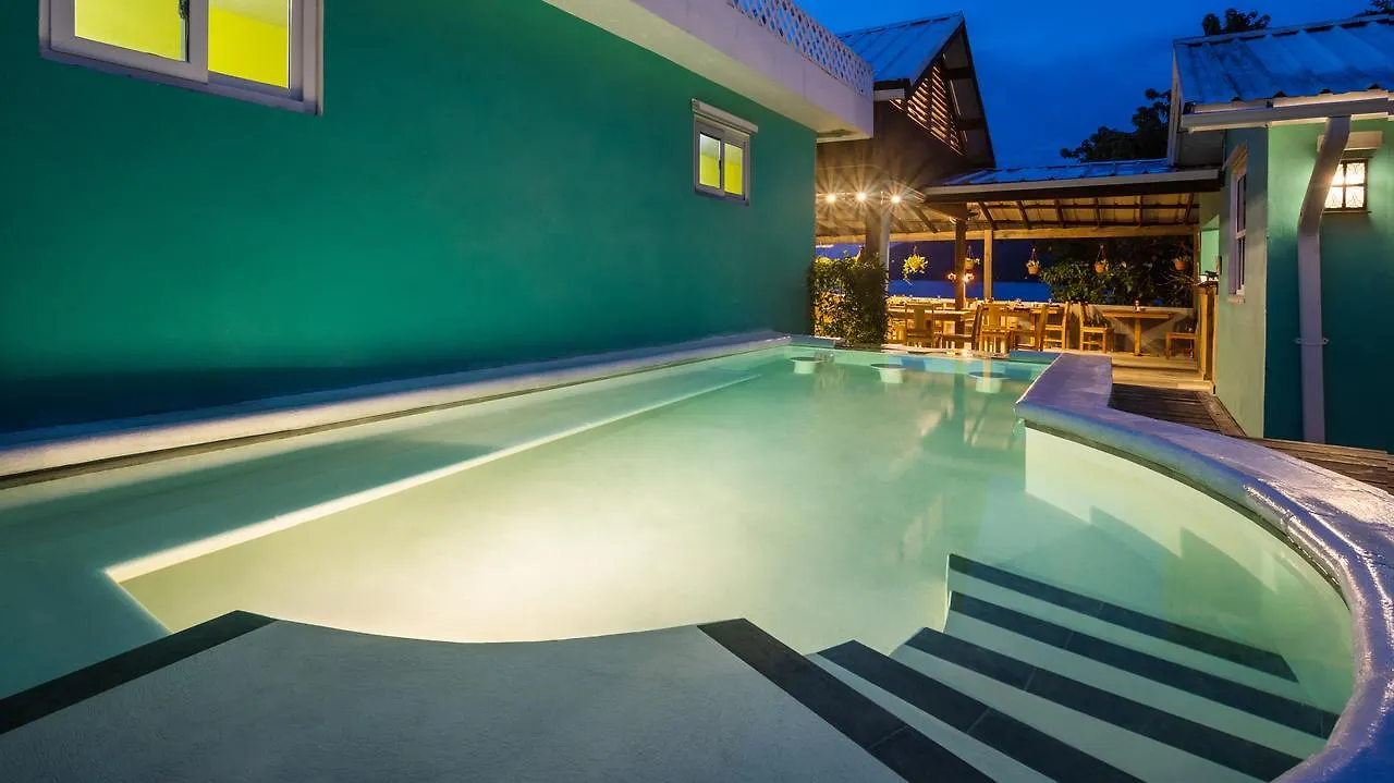 Luna Sea Inn Bluefields Resort
