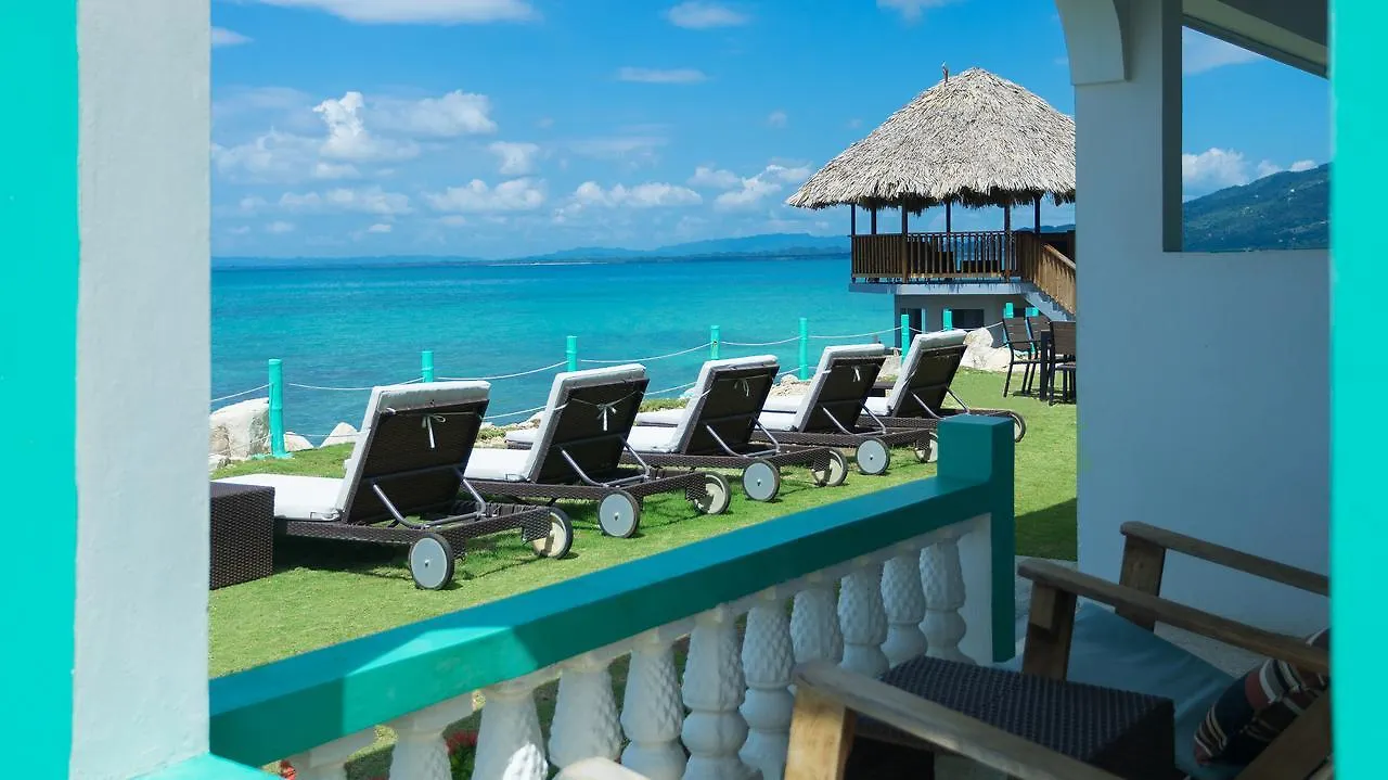 Luna Sea Inn Bluefields Resort