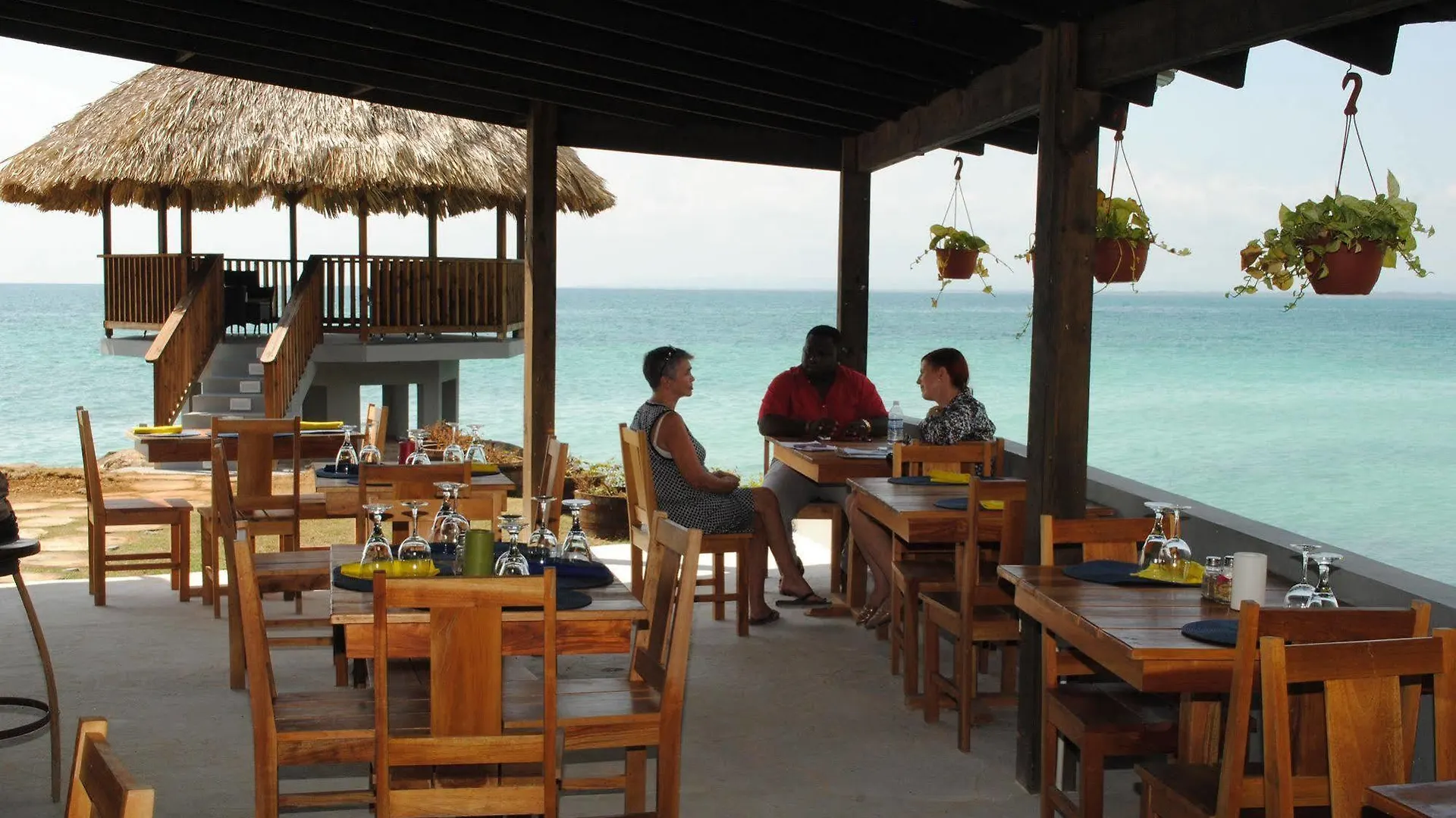 Luna Sea Inn Bluefields Resort