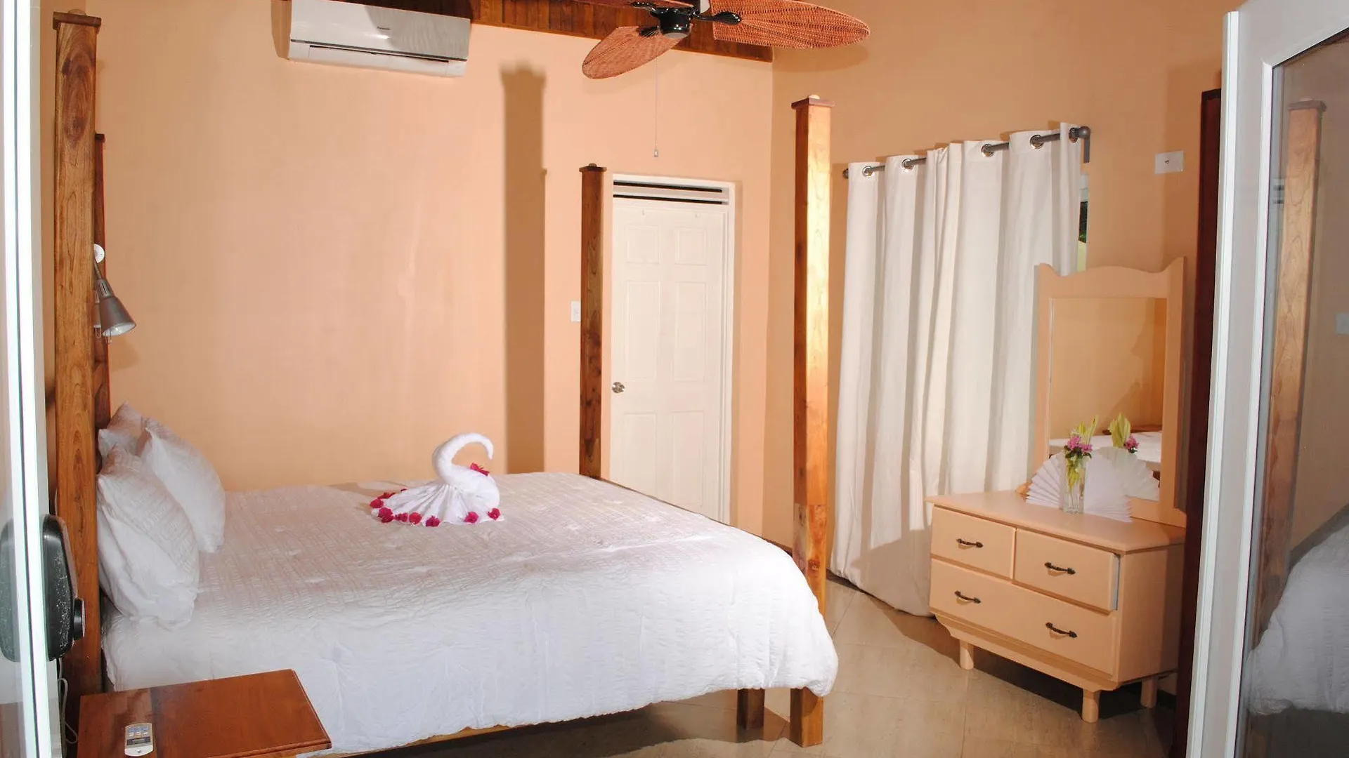 Resort Luna Sea Inn Bluefields