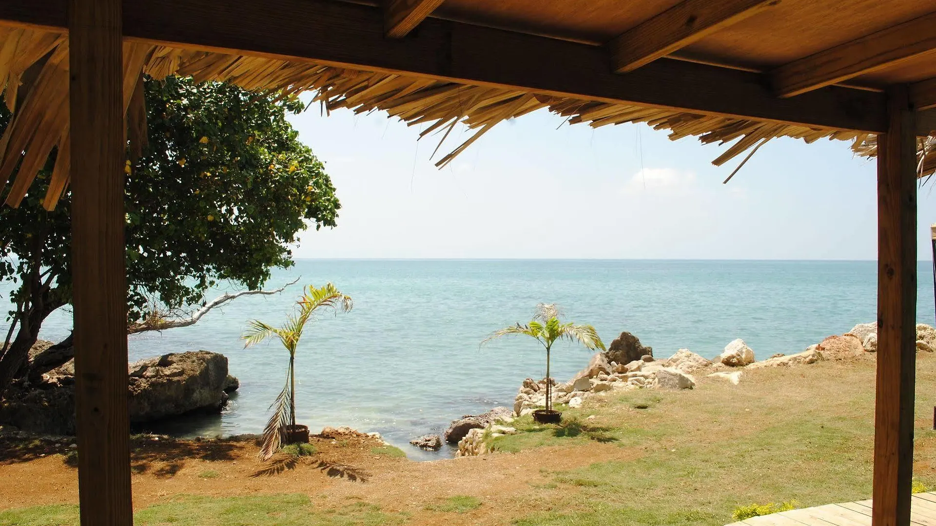 Luna Sea Inn Bluefields Resort